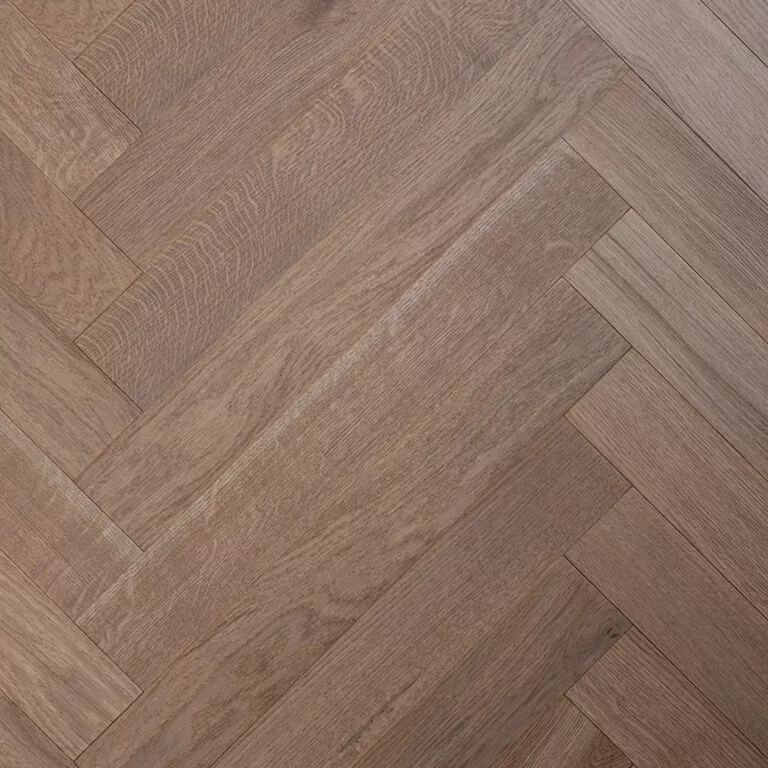 Серый шпинель