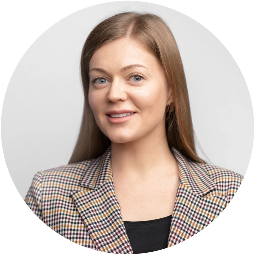 Анна Топтунова