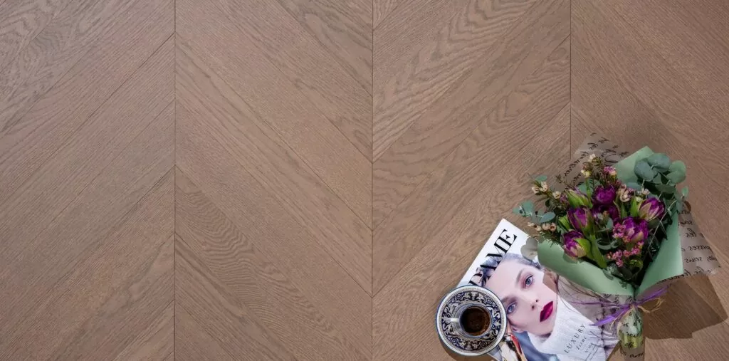 imgi_7_seryj-shpinel-2000x990px-1